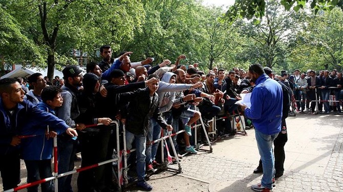 Almanya'ya giden sığınmacılara 600 saat uyum kursu