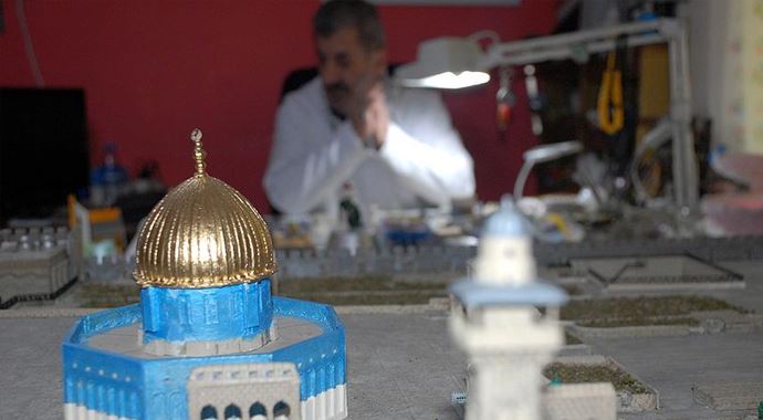 Mescid-Aksa maketinde Kudüs toprağı