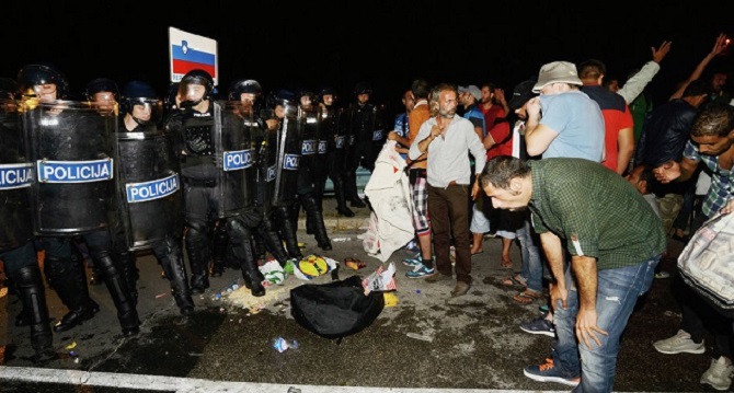 Balkan ülkelerinde 100 bin kişilik kamplar kurulacak