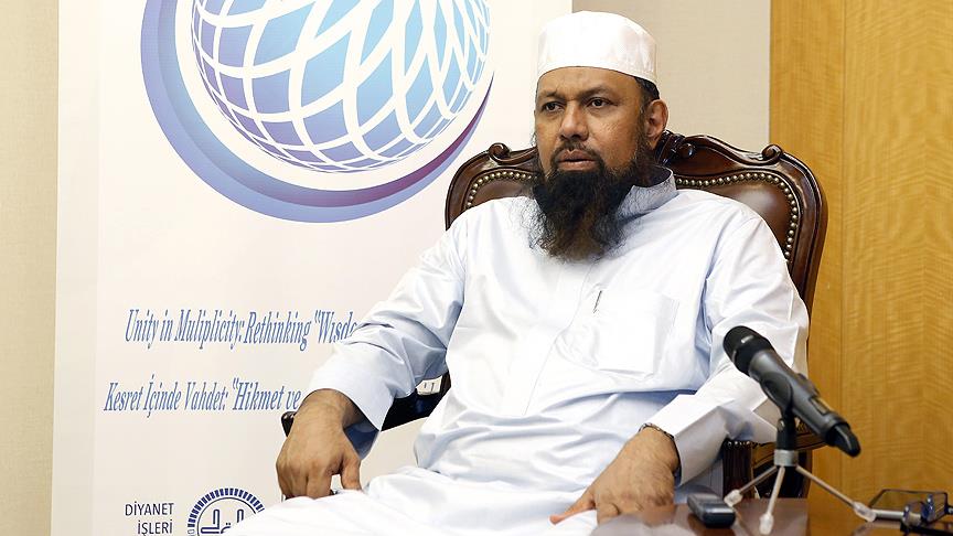 'Ümmetin fedakarlık ve tevazuyu ön plana çıkarması gerek'