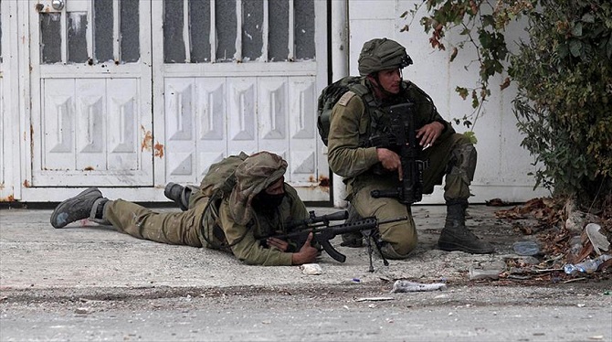 İsrail askerleri El-Halil'de Filistinli bir genci öldürdü