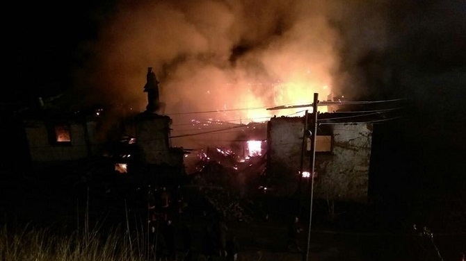 Çubuk'ta 150 yıllık tarihi bina yandı