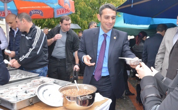 3 bin kişiye aşure dağıtıldı