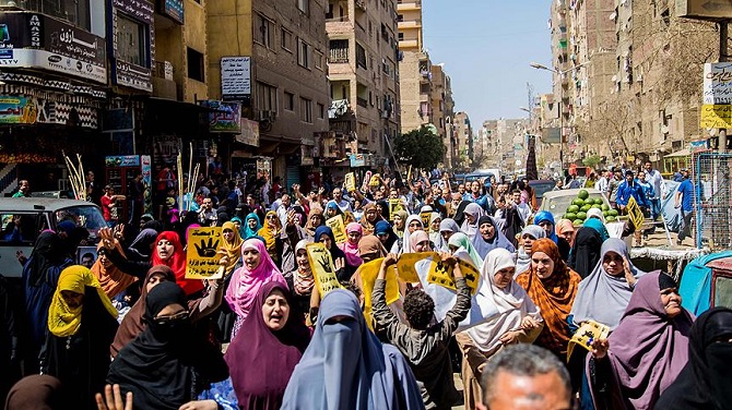 Mısır'da darbe karşıtlarına hapis cezası