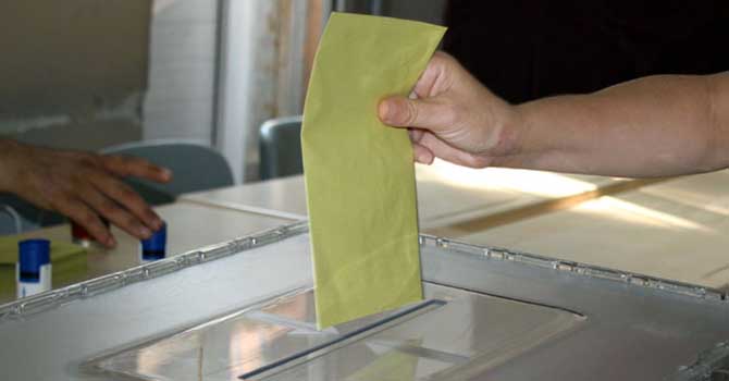 Nusaybin'de 6 sandığın yeri değiştirildi