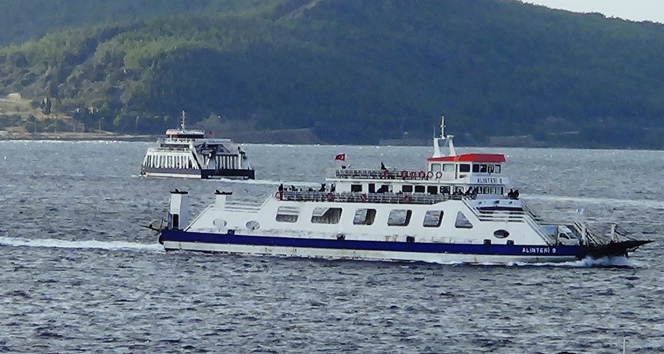 Fırtına nedeniyle feribot seferlerinin saati değişti