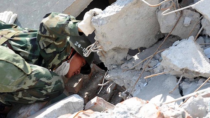 Çin'de bina çöktü: 17 ölü