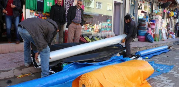 Sağanak nalburiyecinin yüzünü güldürdü