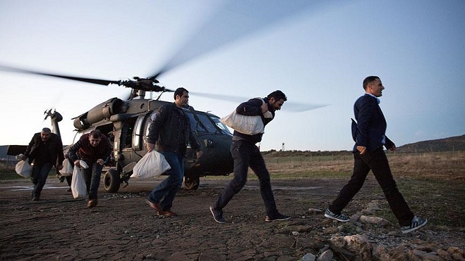 Diyarbakır ve Siirt'te oy pusulaları askeri helikopterle taşındı