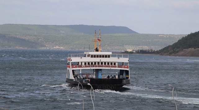 Çanakkale'de deniz ulaşımına 'poyraz' engeli