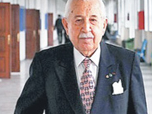 Ayasofya görünmeyen bir el tarafından yok ediliyor