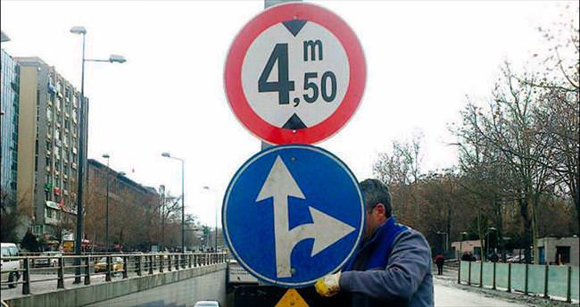 Ankara'da 25 ilçeye 11 bin yeni trafik işaret levhası