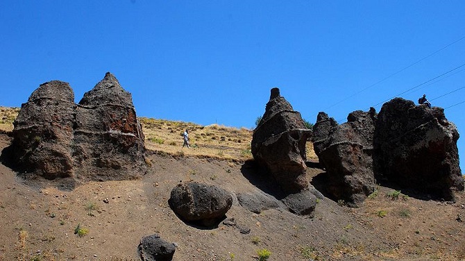 Nemrut'un develeri zamana direniyor