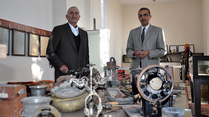 Hurdacının topladığı 'eserler' ile kültür evi kuruldu