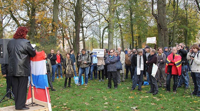 Hollanda'da PEGIDA gösterisi