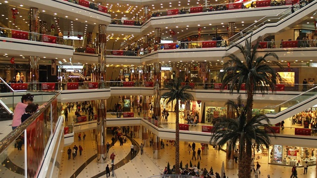 AVM'de silah sesleri