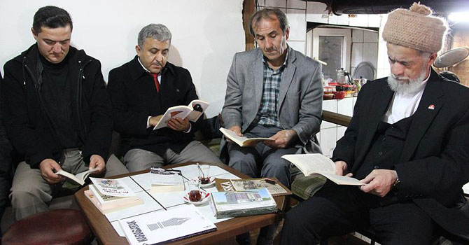 Kütüphaneden kahvehaneye 'kitap' saati