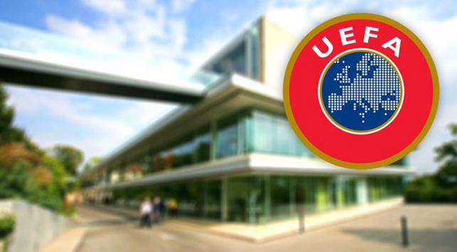 Futbolcular siyah pazu bandıyla çıkacak