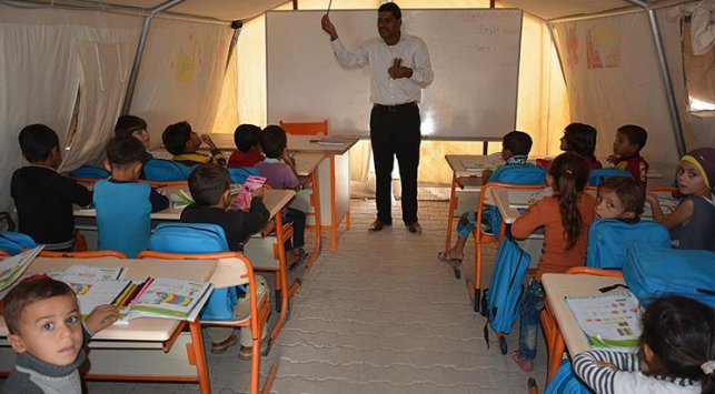 Viranşehir'de Suriyeli öğrencilere Türkçe ve Arapça eğitim