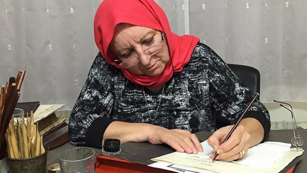 Sol eliyle 9 ayda Kur'an-ı Kerim yazdı