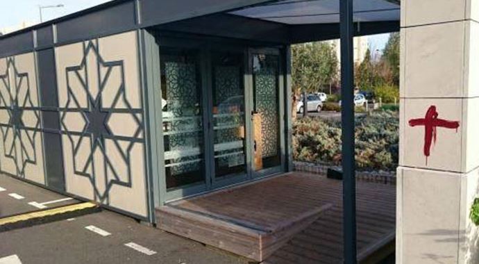 Fransa'da Müslümanlara ırkçı saldırı