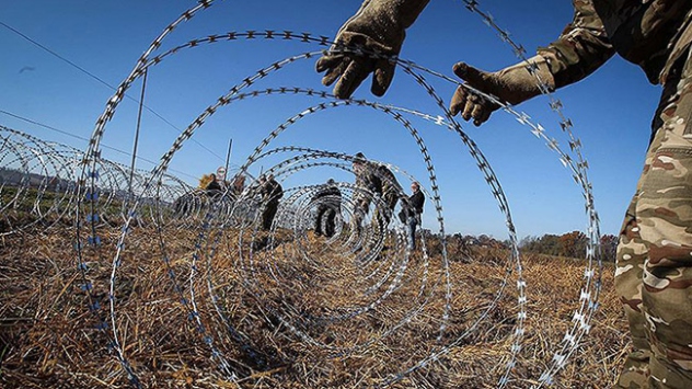 Tel örgüler sığınmacıları tehlikeye atıyor