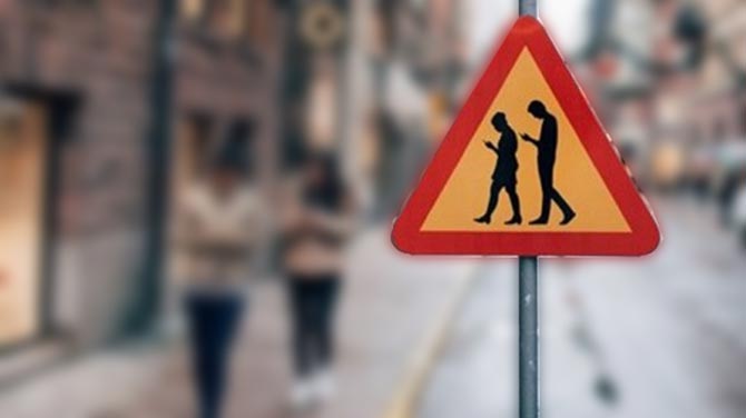 Akıllı telefonlar trafik işaretlerinde