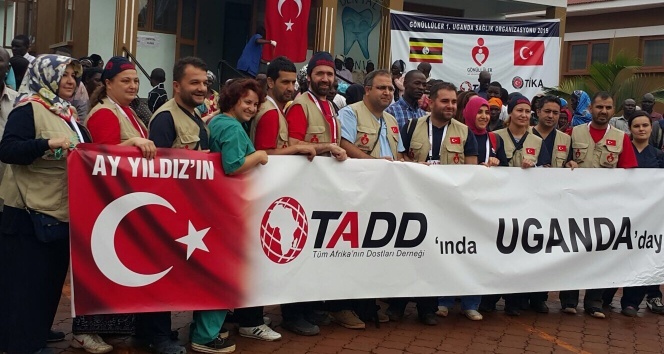 Türk doktorlar Uganda’da şifa dağıttı