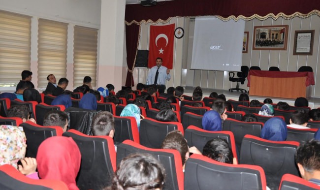 Sandıklı'da Her Sınıfın Bir Yetim Kardeşi Var projesi tanıtıldı