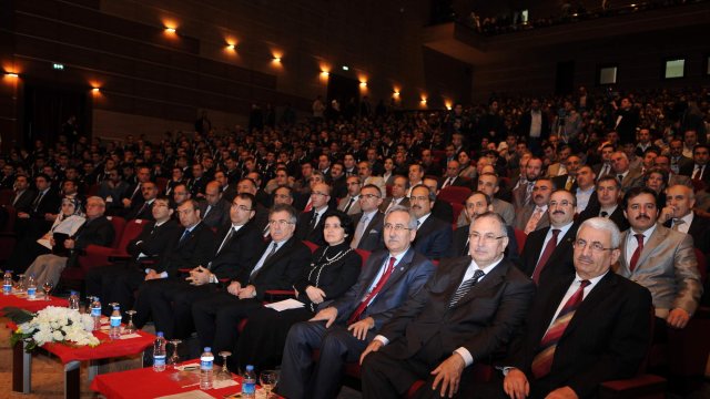 Diriliş Dünya Görüşü ve Sezai Karakoç Sempozyumu