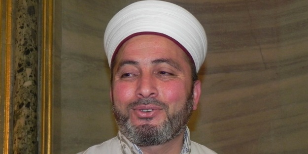 İngilizce hutbe okuyan Sultanahmet Camii imamı: Bu bir ihtiyaç