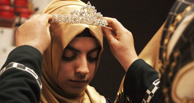 Hafızlar taç taktı