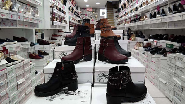 'Taklit ayakkabılar orijinalmiş gibi satılıyor