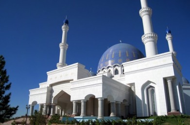 Aşkabattaki camilerin yarısı yıkıldı