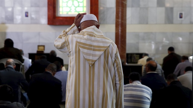 Kundaklanan cami için 110 bin dolar toplandı