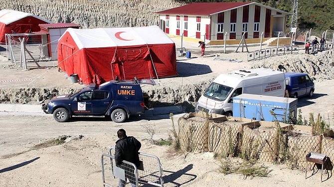 Sıfır noktasındaki sahra hastanesi hizmete hazır