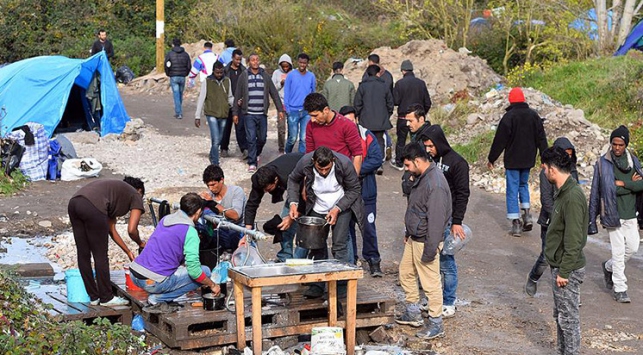 Fransa sığınmacıların yaşam koşullarını yileştirilecek