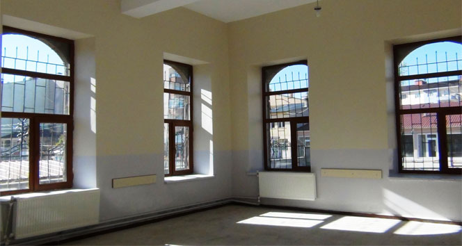 1925'te yaptırılan okul yeniden eğitime kazandırıldı