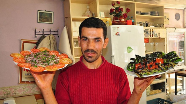 Suriye'de öğretmendi Türkiye'de kebapçılık yapıyor