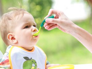 Çocuklara çekirdekli gıda verirken dikkat