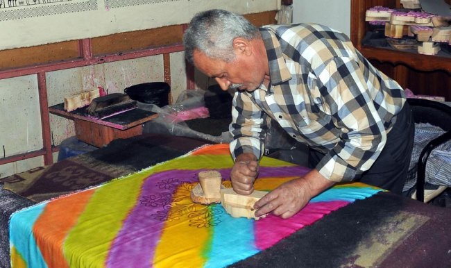 Tokat'ta el yapımı yazmacılık yok oluyor