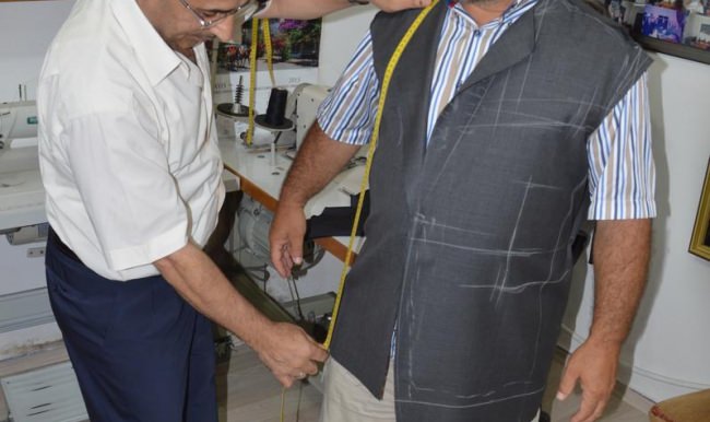 Terziler, hazır giyim sektörüne direnmeye çalışıyor