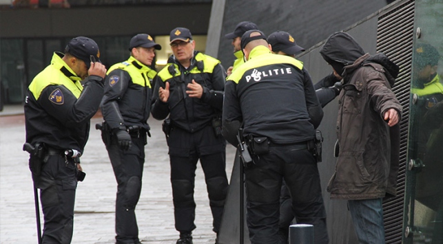 Hollanda’da ırkçı pegida gösterisi düzenlendi