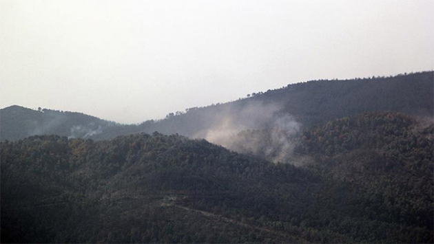 Türkmen Dağı'na top atışı yapılıyor