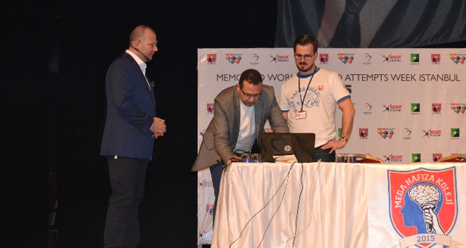 Rekortmen hafızalar İstanbul’da yarıştı