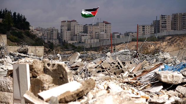 İsrail askerleri önce öldürdü sonra evini yıktı