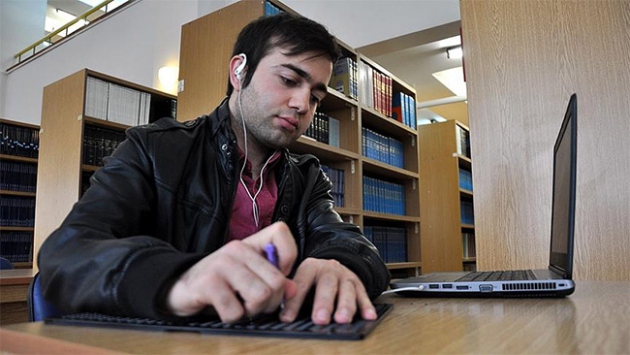 Görme engelli gencin eğitim azmi