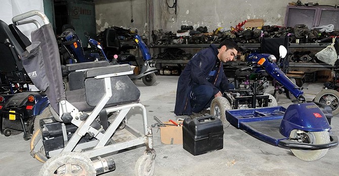 Engellilere belediyeden 'akülü araç tamir desteği'