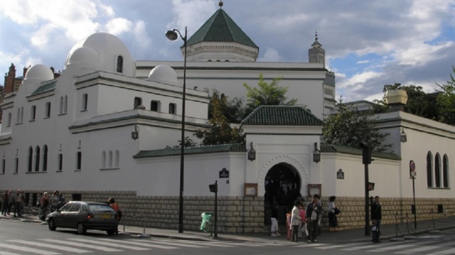 Fransız başkanından camilere gözdağı