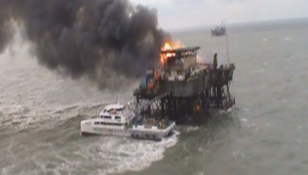 Hazar Denizi'ndeki faciada kayıp işçiler aranıyor